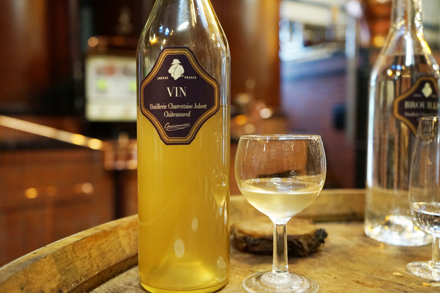 コニャックの原料となるブドウと白ワインは驚くほど酸っぱい？  LIQUL 